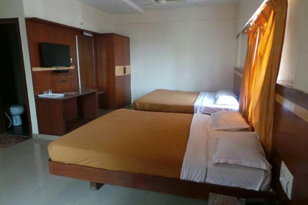 Mlc Gateway Deluxe Inn バンガロール エクステリア 写真