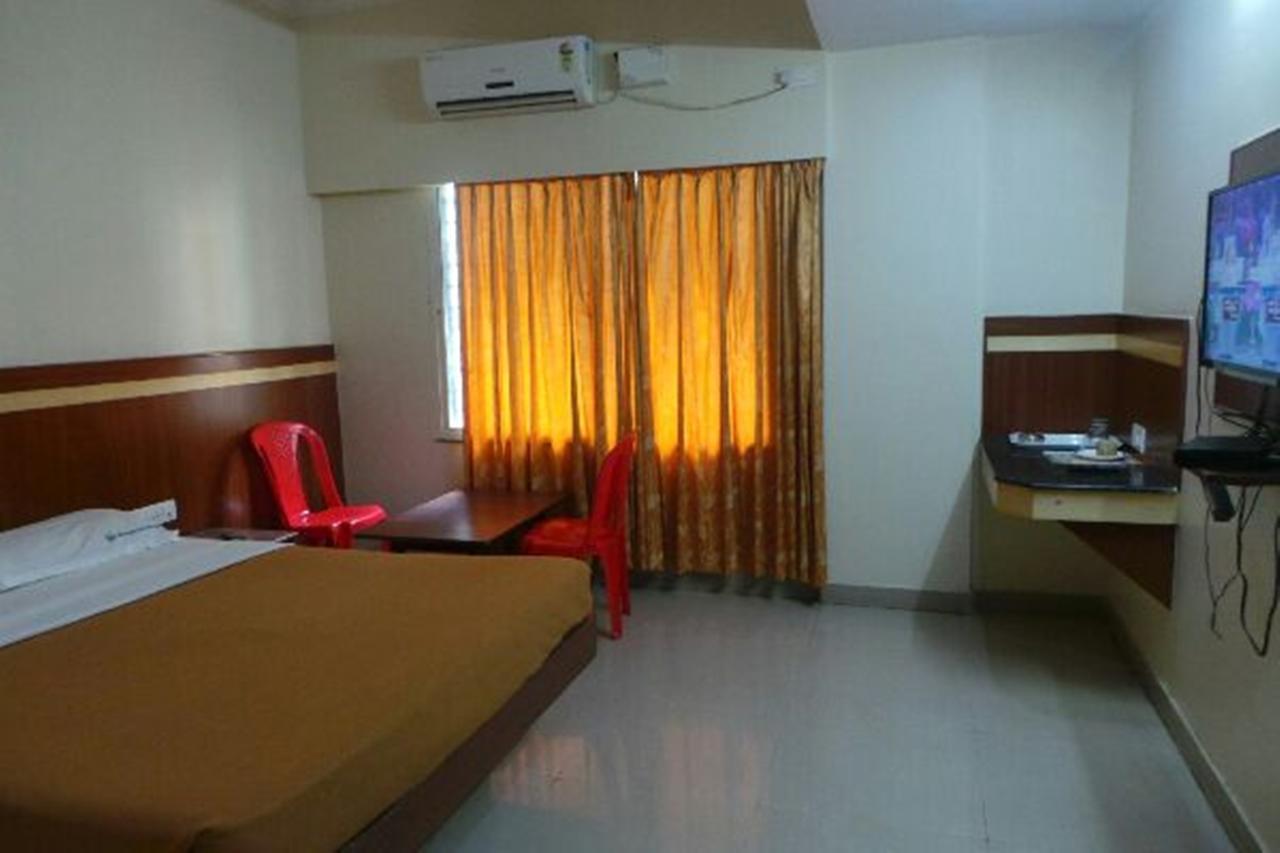 Mlc Gateway Deluxe Inn バンガロール エクステリア 写真