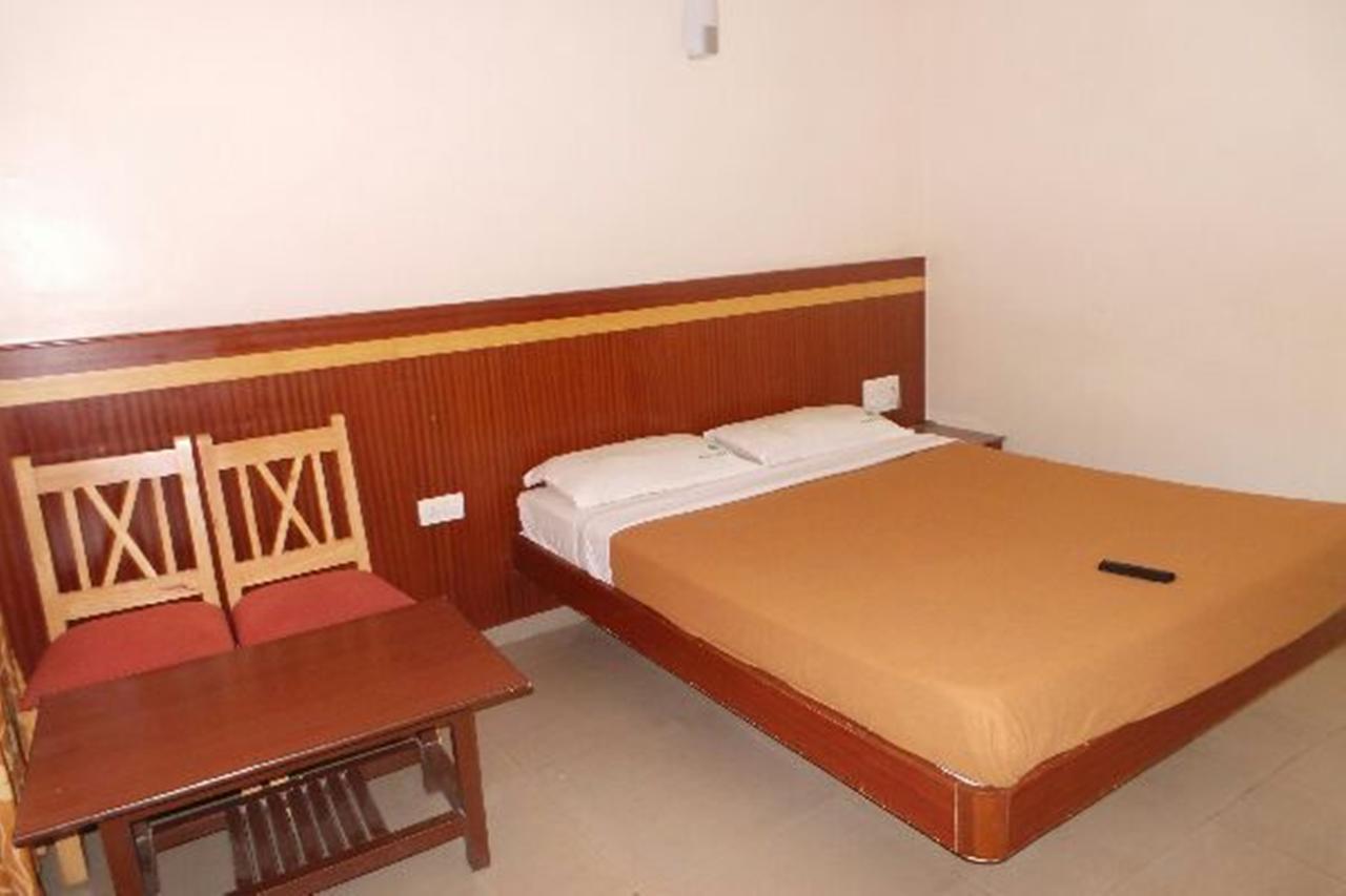 Mlc Gateway Deluxe Inn バンガロール エクステリア 写真